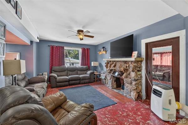 327 N 3rd ST, Greenville, IL 62246
