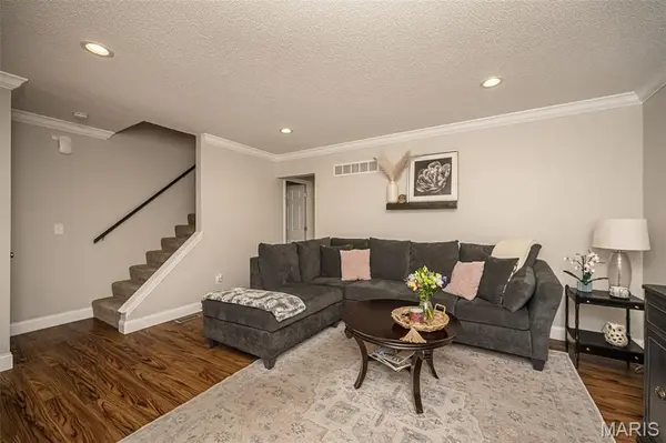 1308 Summergate Pkwy, St Charles, MO 63303