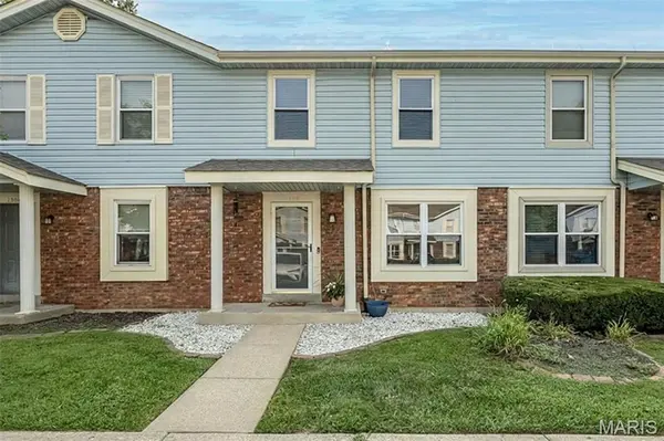 1308 Summergate Pkwy, St Charles, MO 63303