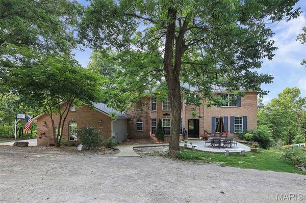 2221 Levin Crest LN, Dupo, IL 62239