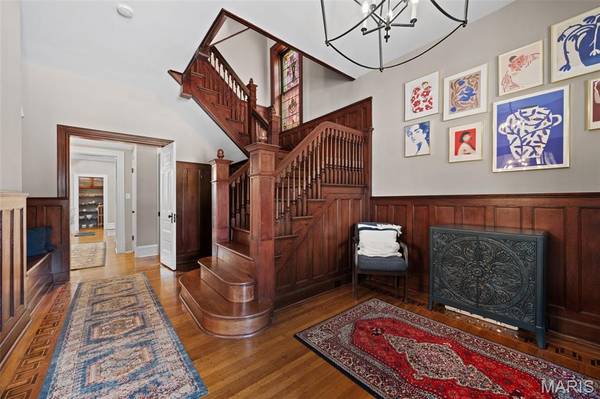 3500 Victor ST, St Louis, MO 63104