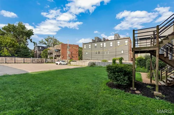 4309 Maryland AVE #10B, St Louis, MO 63108