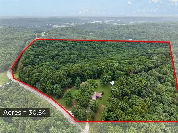 860 Schluersburg RD, Augusta, MO 63332