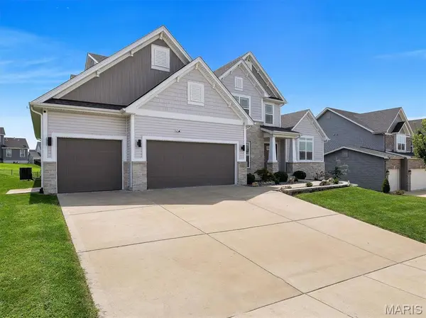 502 Leaning Woods ST, St Charles, MO 63301