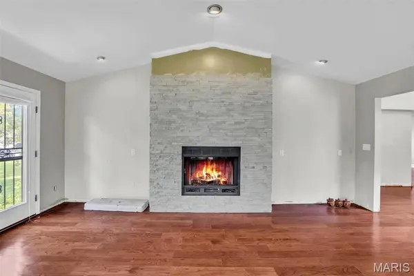 18 Ginger Lake DR, Glen Carbon, IL 62034