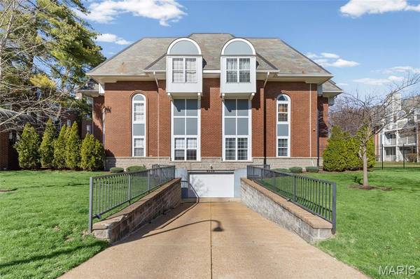 4235 W Pine BLVD #3, St Louis, MO 63108
