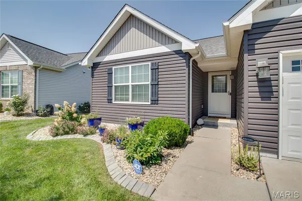 6806 Scenic Byways LN, Godfrey, IL 62035