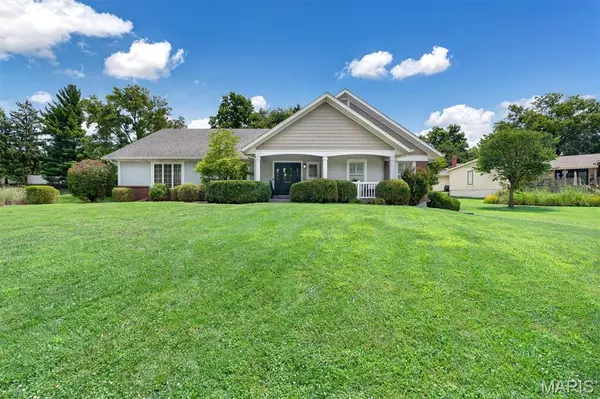 32 Kensington Place CT, St Charles, MO 63304