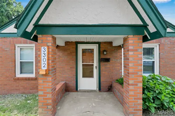 3302 Welsberg DR, St Louis, MO 63121