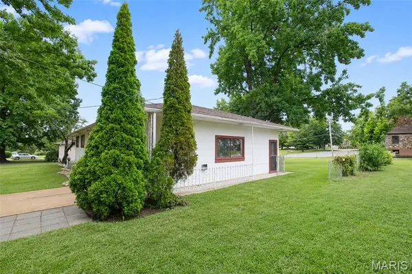 403 Cox DR, Cuba, MO 65453