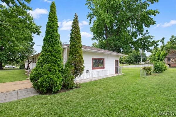 403 Cox DR, Cuba, MO 65453