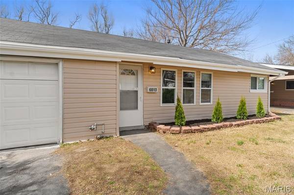6813 Saint Olaf DR, Berkeley, MO 63134