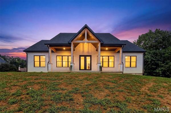 10116 Norwoods Ct, Hannibal, MO 63401