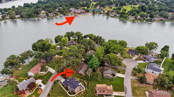 4 Chantilly CT, Lake St Louis, MO 63367