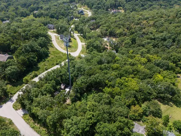 105 Long Oaks DR, Imperial, MO 63052