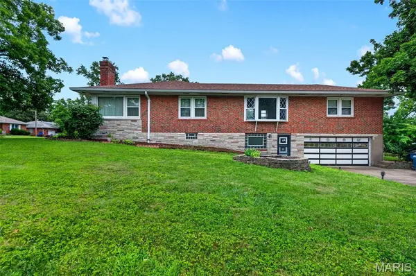 813 Hentschel PL, St Louis, MO 63135