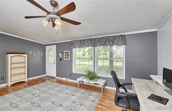 141 Sun Haven DR, Silex, MO 63377
