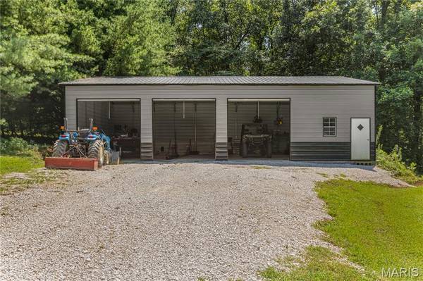 85 Logan LN, Scott City, MO 63780