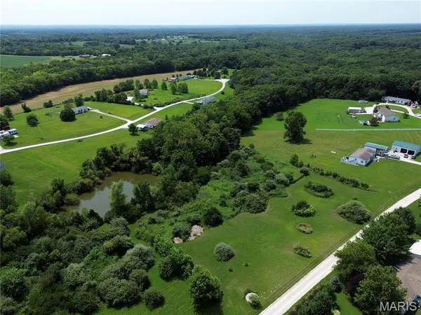140 Sun Haven DR, Silex, MO 63377