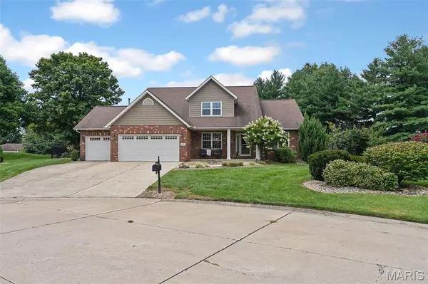 160 Oaklawn DR, Glen Carbon, IL 62034