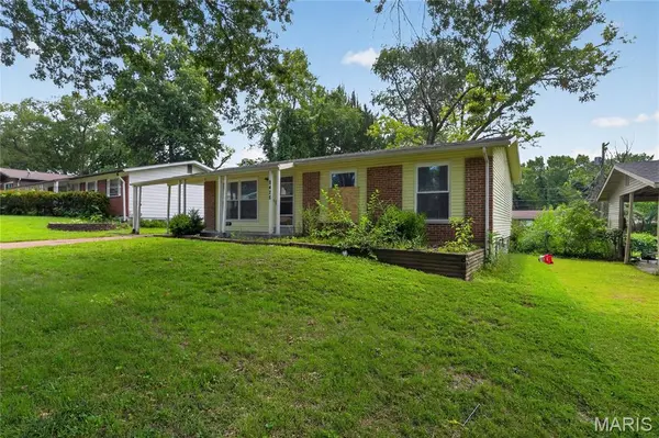 8428 Jacklin AVE, Hazelwood, MO 63042