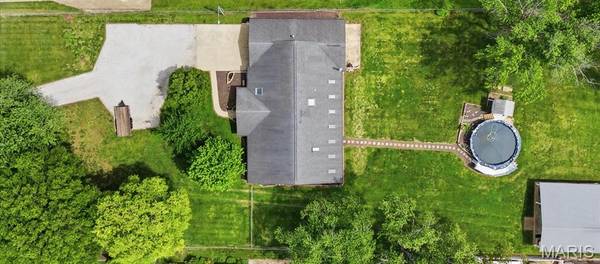 907 Bethel Mine RD, Caseyville, IL 62232