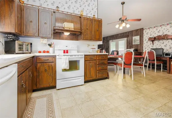 2405 Washingtpm ST, Salem, IL 62881