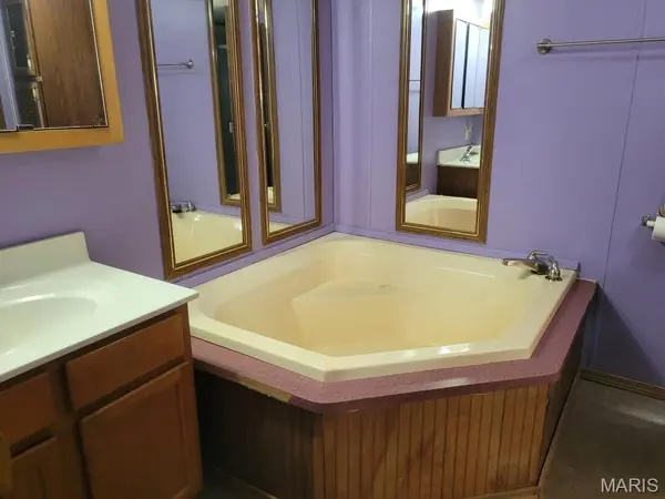 6192 Amberwood DR, House Springs, MO 63051