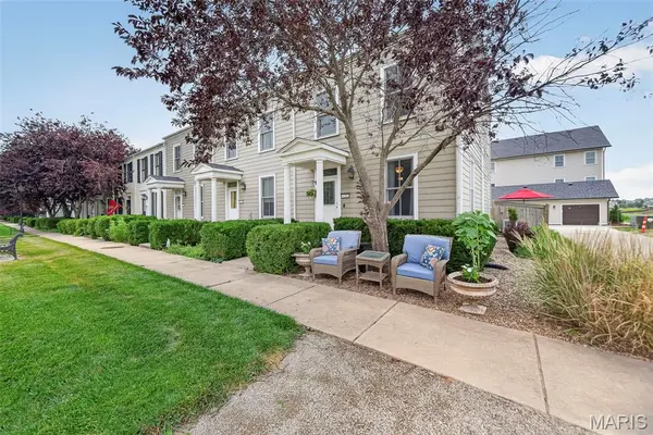 3201 S Civic Green WAY, St Charles, MO 63301