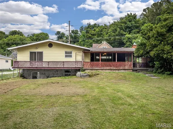 224 E O'Fallon DR, Caseyville, IL 62232