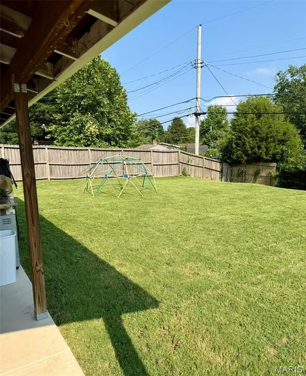2550 Bonniebrook DR, Maryland Heights, MO 63043