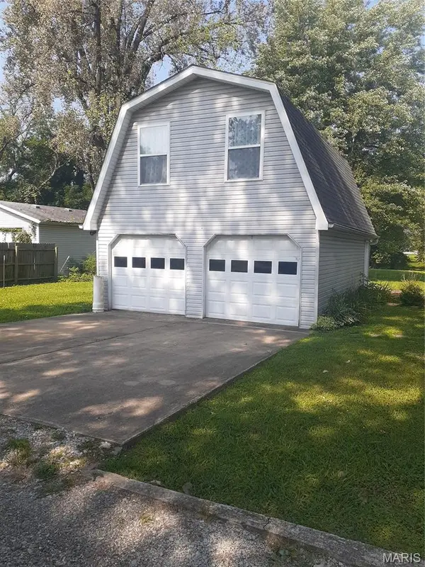 102 Athlone DR, Caseyville, IL 62232
