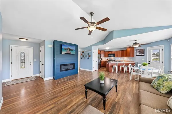 731 W 5th ST, St Jacob, IL 62281