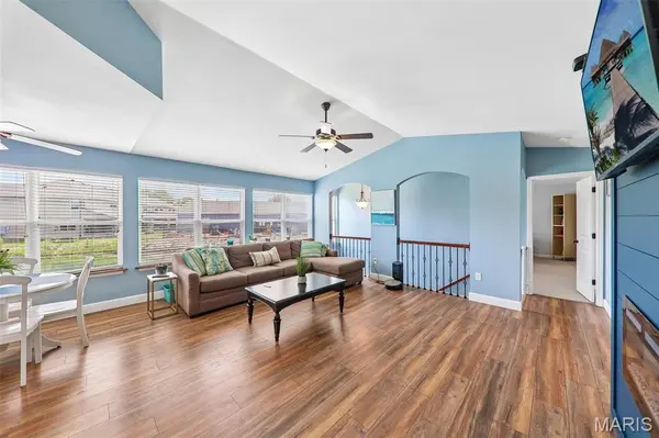 731 W 5th ST, St Jacob, IL 62281