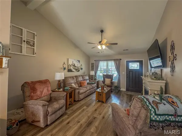 25 Pecan Tree LN, Farmington, MO 63640