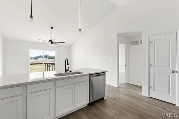 2211 Heatherfield DR, Rolla, MO 65401