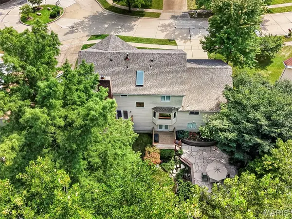1751 Warmington CT, Ballwin, MO 63021