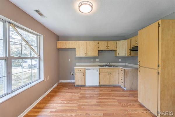 202 Mountain Ash LN, Poplar Bluff, MO 63901