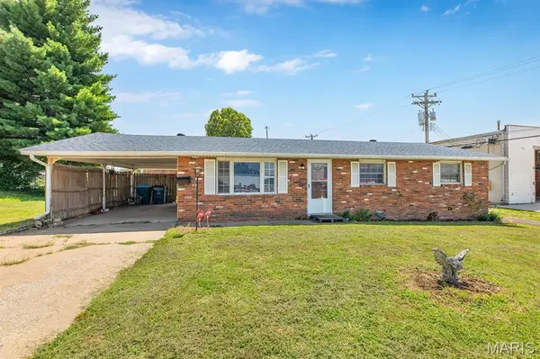 160 Harnett AVE, Wood River, IL 62095