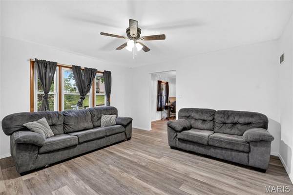 205 Locust ST, New Haven, MO 63090