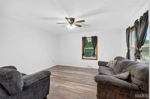 205 Locust ST, New Haven, MO 63090