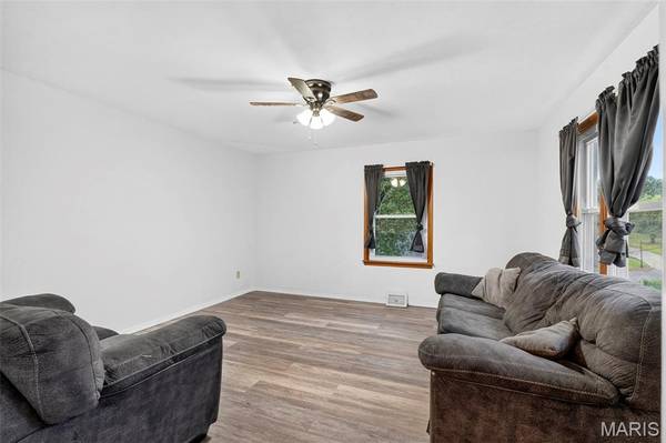 205 Locust ST, New Haven, MO 63090