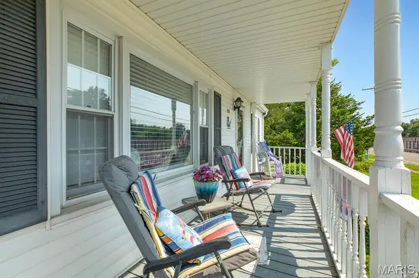 706 S Maple ST, Brighton, IL 62012