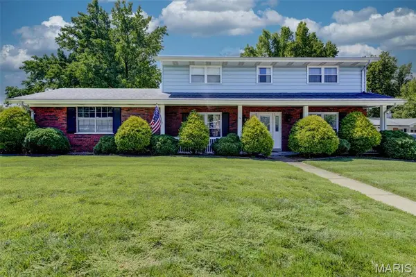 14 Lee CT, St Charles, MO 63301