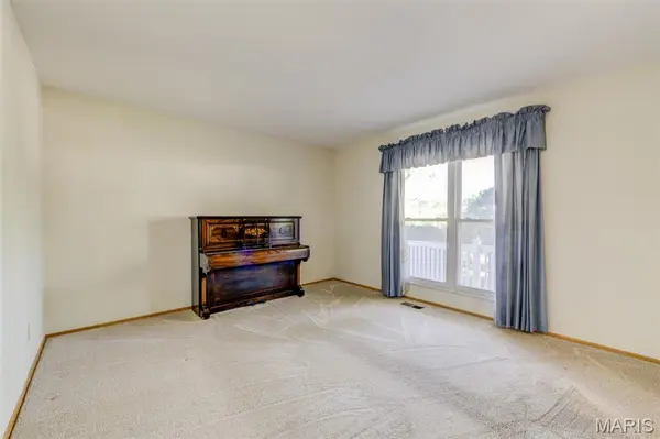 14 Lee CT, St Charles, MO 63301
