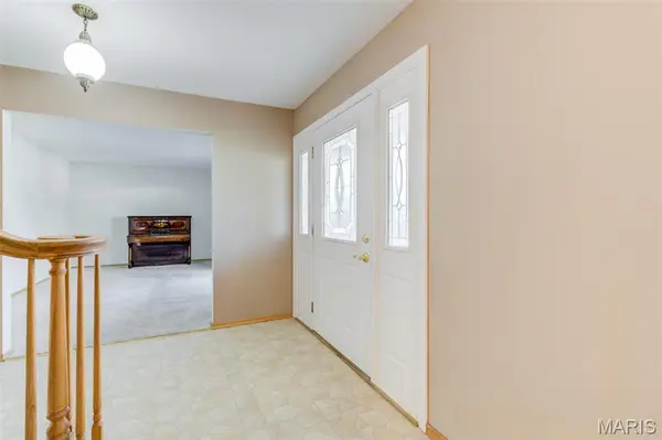 14 Lee CT, St Charles, MO 63301