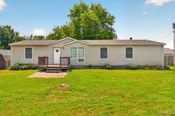305 N 4th ST, New Florence, MO 63363