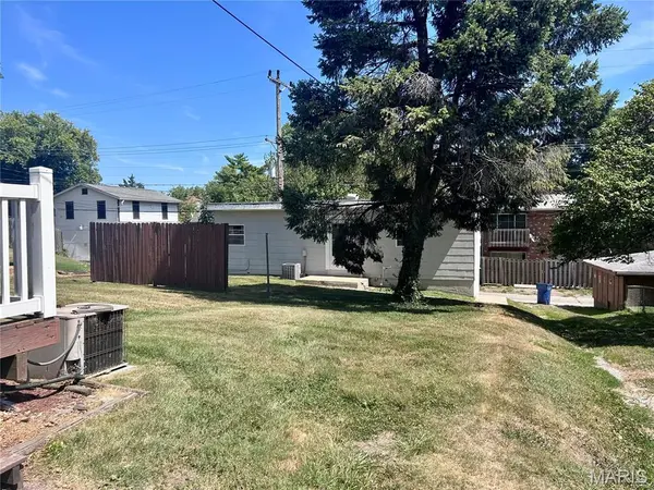 222 S Jackson ST, Belleville, IL 62220