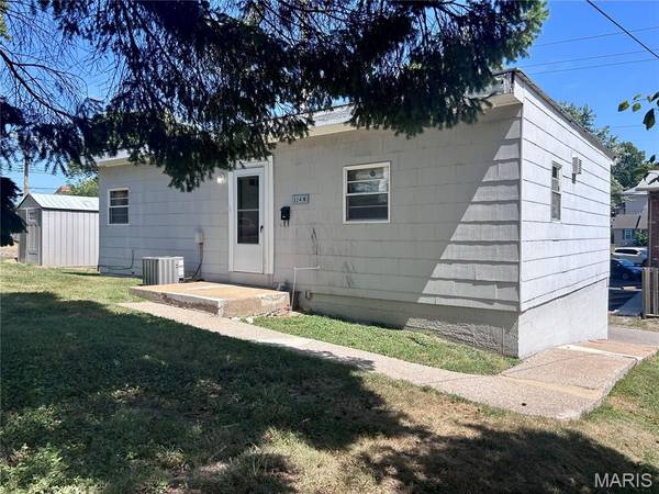 222 S Jackson ST, Belleville, IL 62220