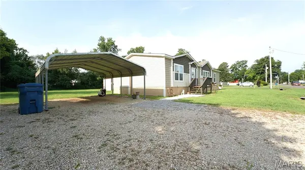310 4th St, Fisk, MO 63940